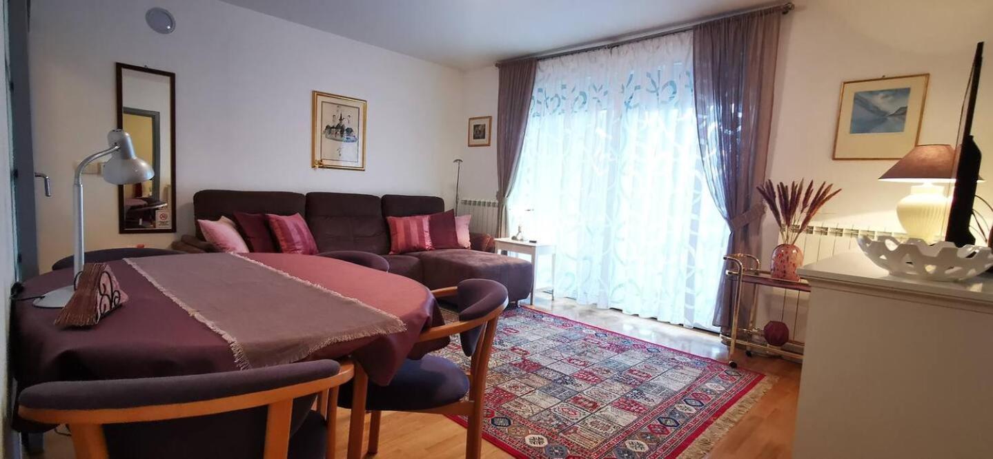 Brand New Place 로비니 외부 사진